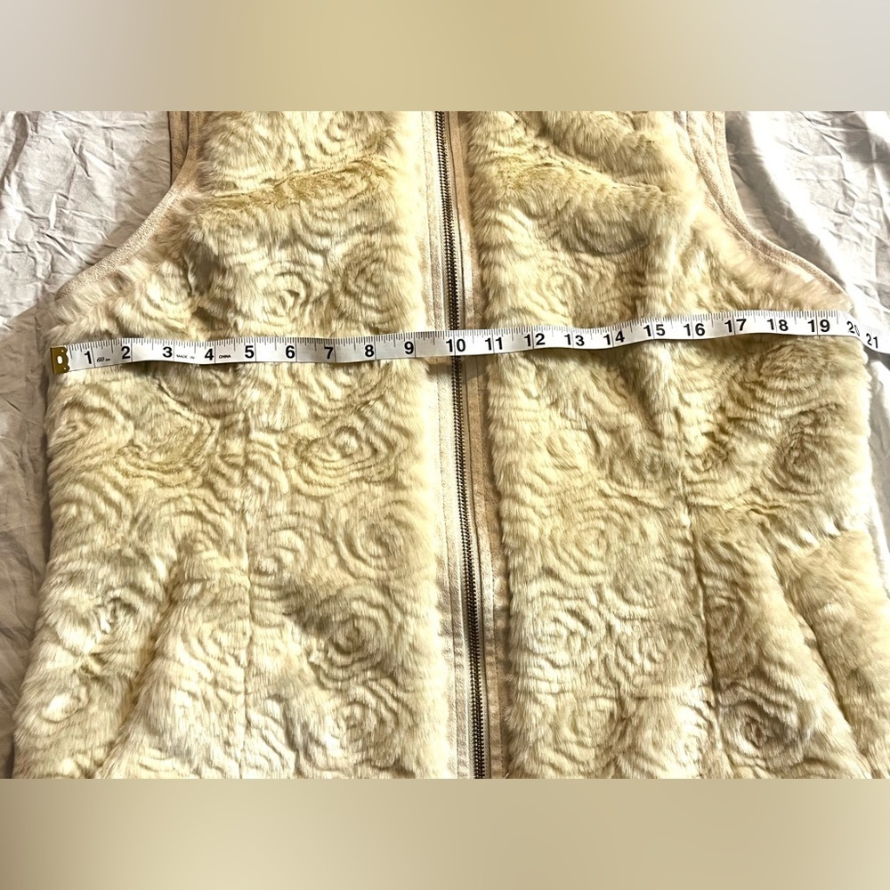 Roz & Ali Faux Fur Rose Women's Cream Vest w Pockets Size Large - Picture 5 of 16